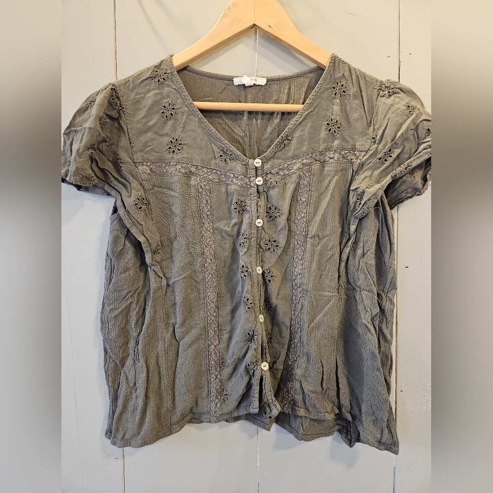 Green Cropped Top with Buttons And Eyelet Embroidery